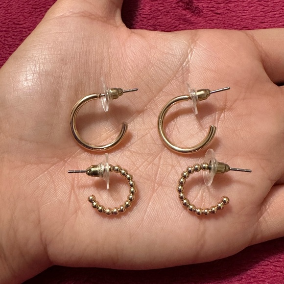 2 pair Gold Trendy Francesca's Earrings - Picture 3 of 6